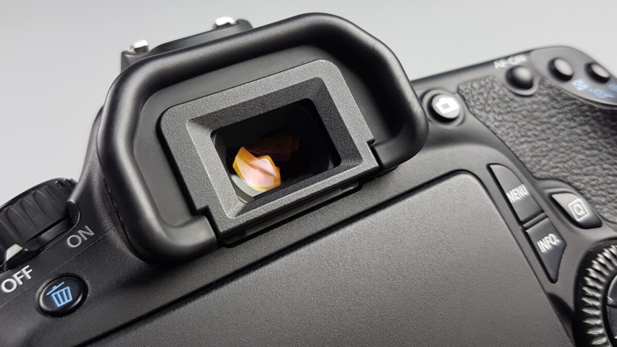 Comparison Between Canon Eos 5D Mk Iii And Eos 5D Mk Ii Cameras.